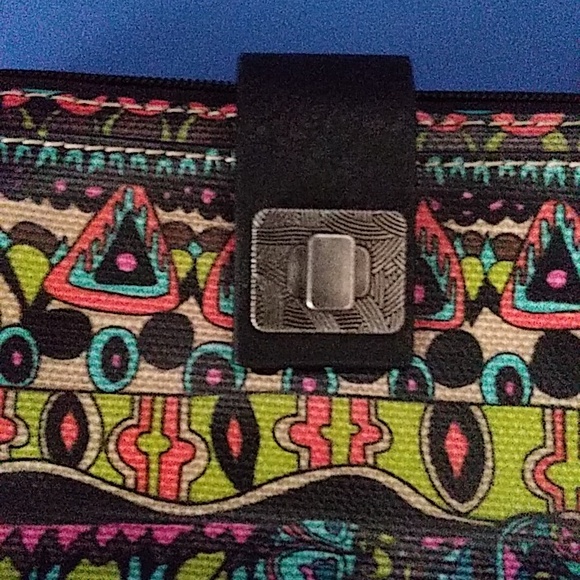 Sakroots Zip Around Wallet w/ Detachable Long Strap Large Slide Pocket on Front - Picture 6 of 8